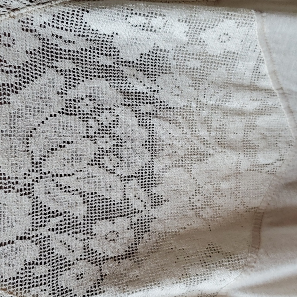 Free People creme blouse  red needlework stripe Lace inset Hi Lo Size medium NWT - Picture 11 of 14